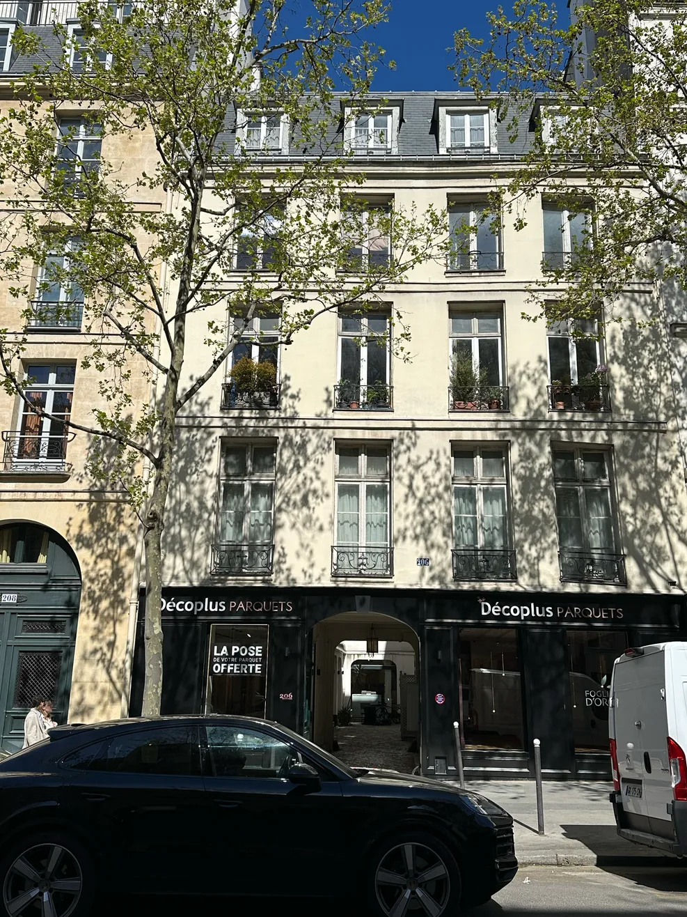Immeuble du XVIIIᵉ siècle, 206 boulevard Saint-Germain, Paris 7ᵉ
